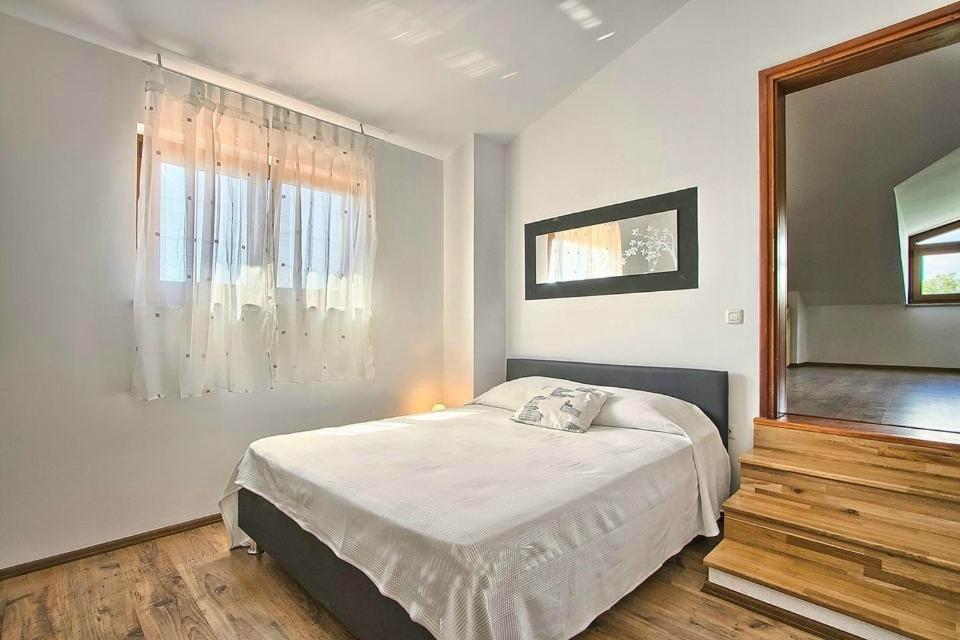 Villa Maggie Sisan Room photo