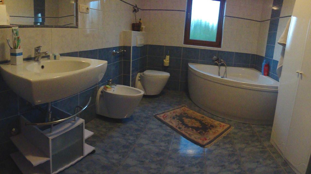 Villa Maggie Sisan Room photo